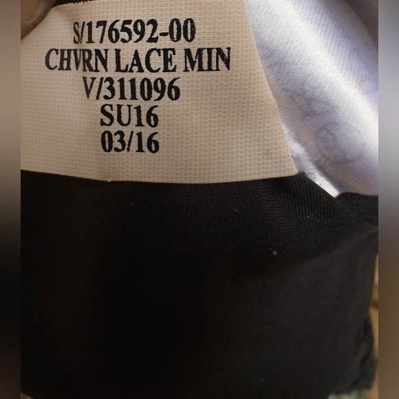 Banana Republic Black Chevron Lace Mini Skirt Size 6 - Picture 6 of 7